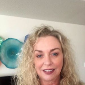 Meet your Posher, Pamela